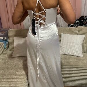 Elegant Strapless White Dress with Lace-Up Back